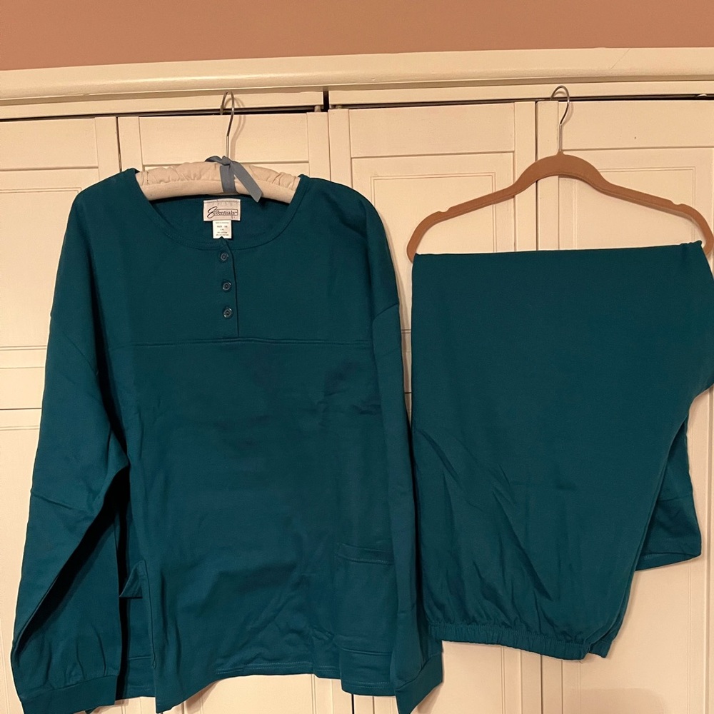 Essentials 5x , 2 Piece Teal Cotton-Polyester Blend Apparel * New without tags